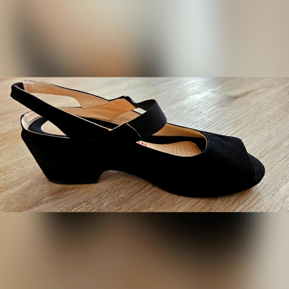 Sacha London Sexy Comfy Walking Shoes (Delon, size 9, NWT) - Picture 6 of 9